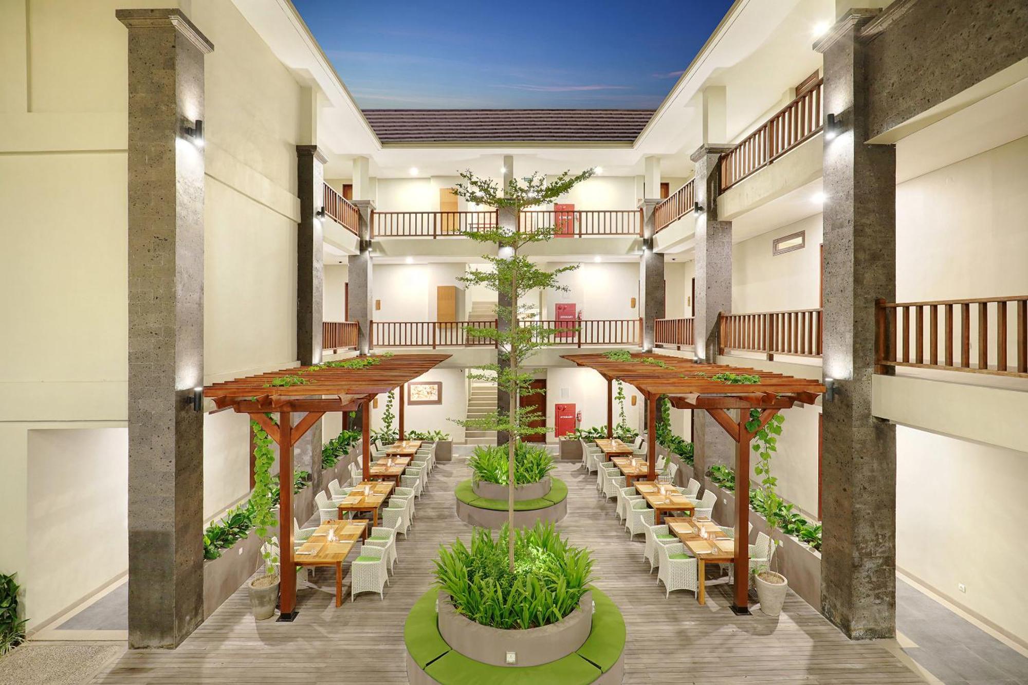Townhouse Oak Signature Hotel Sanur Exterior foto