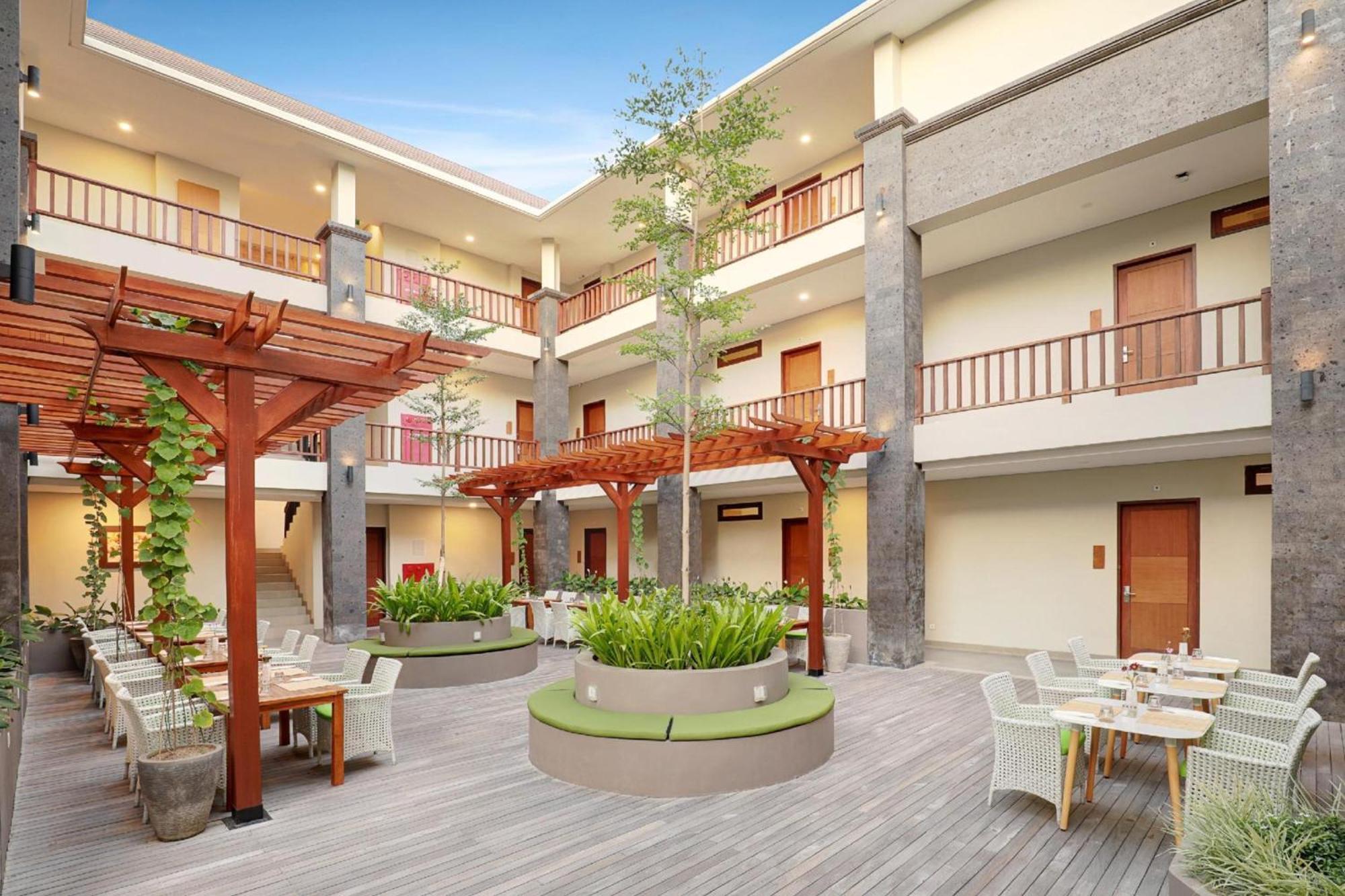 Townhouse Oak Signature Hotel Sanur Exterior foto